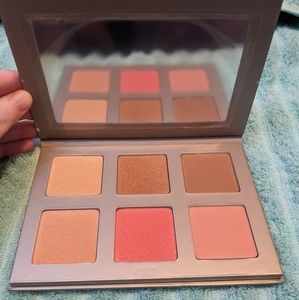 Iconic London face Palette